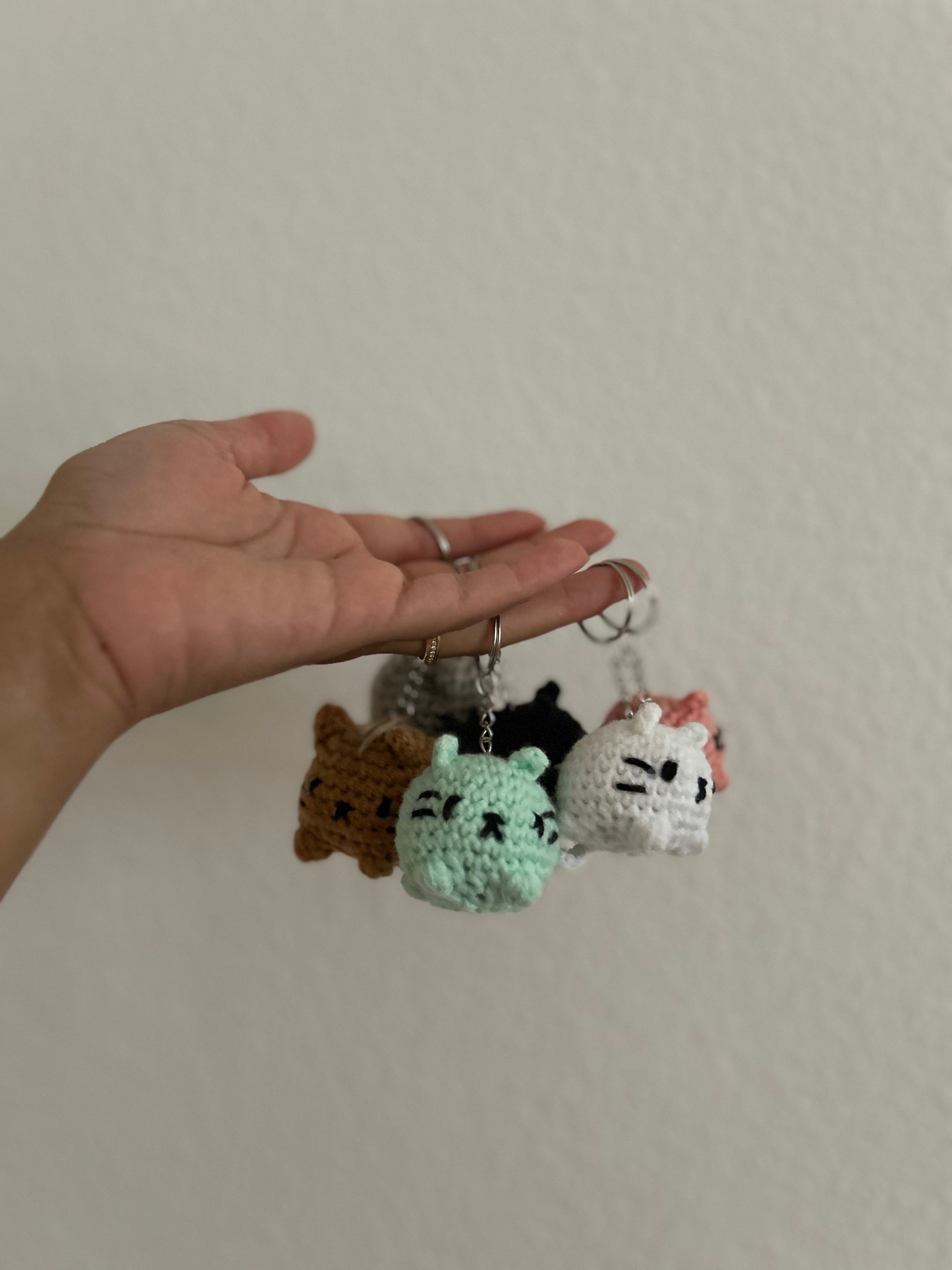Mini Loaf Cat Keychain thumbnail 2